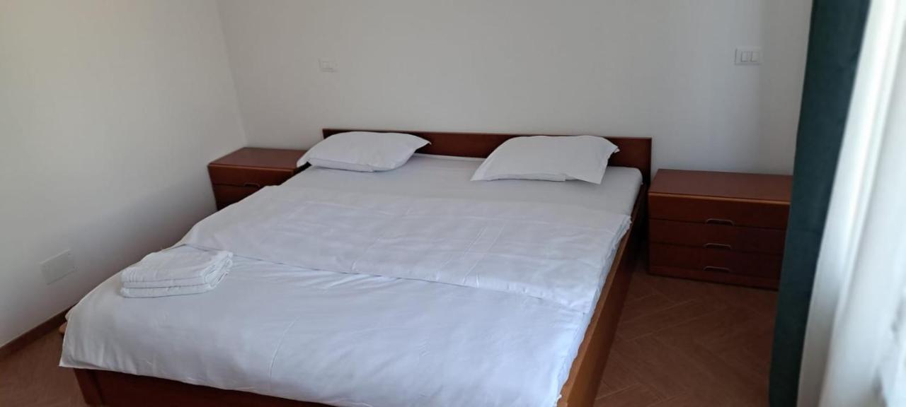 Comanesti  Casa Francesca 아파트 외부 사진