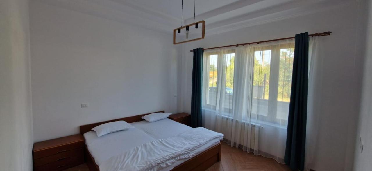 Comanesti  Casa Francesca 아파트 외부 사진